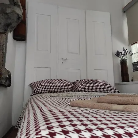 Apartment Hobbit House *