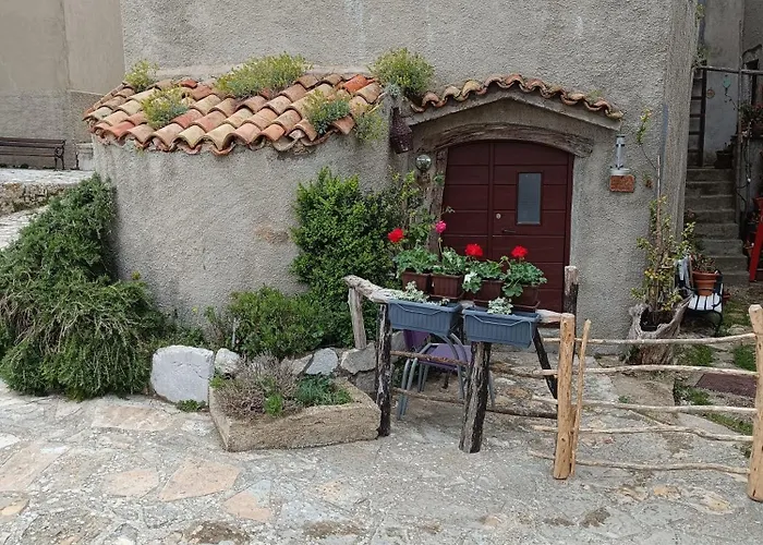 Hobbit House * Lubenice