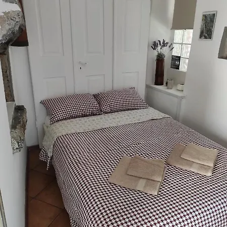 Hobbit House Apartament Lubenice