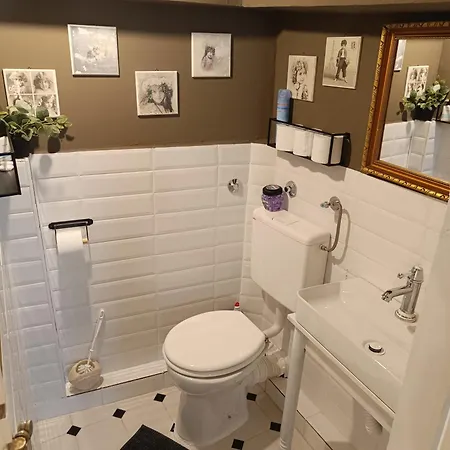 Hobbit House 卢本尼彻