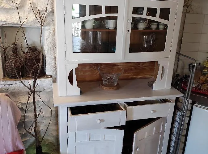 Hobbit House * Lubenice